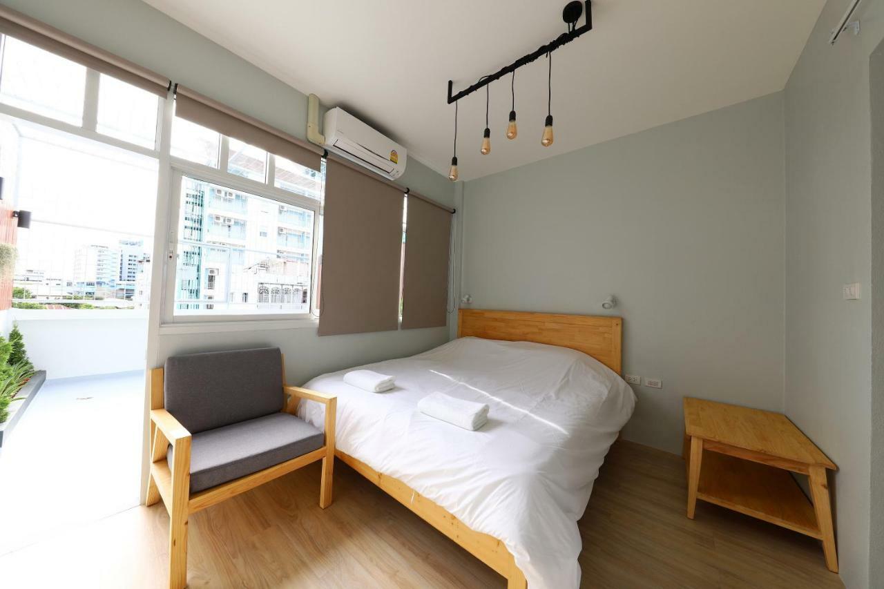 Ekanake Hostel Bangkok Exteriör bild